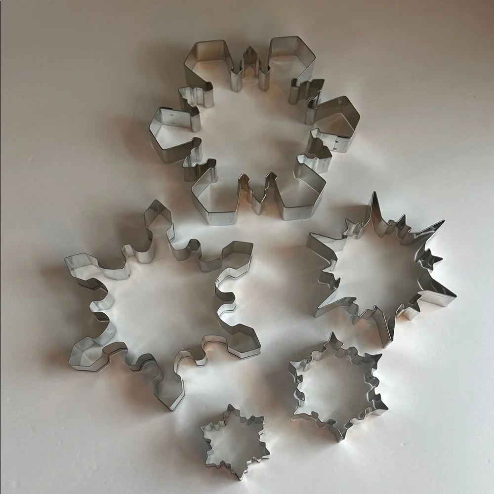 NWT Williams Sonoma Snowflake Cookie Cutter Set